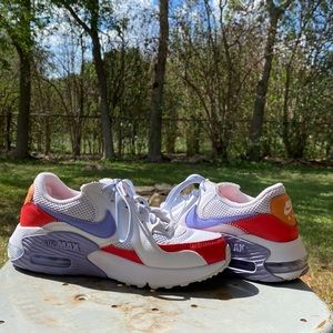 Nike Tennis Shoes. Size 7.